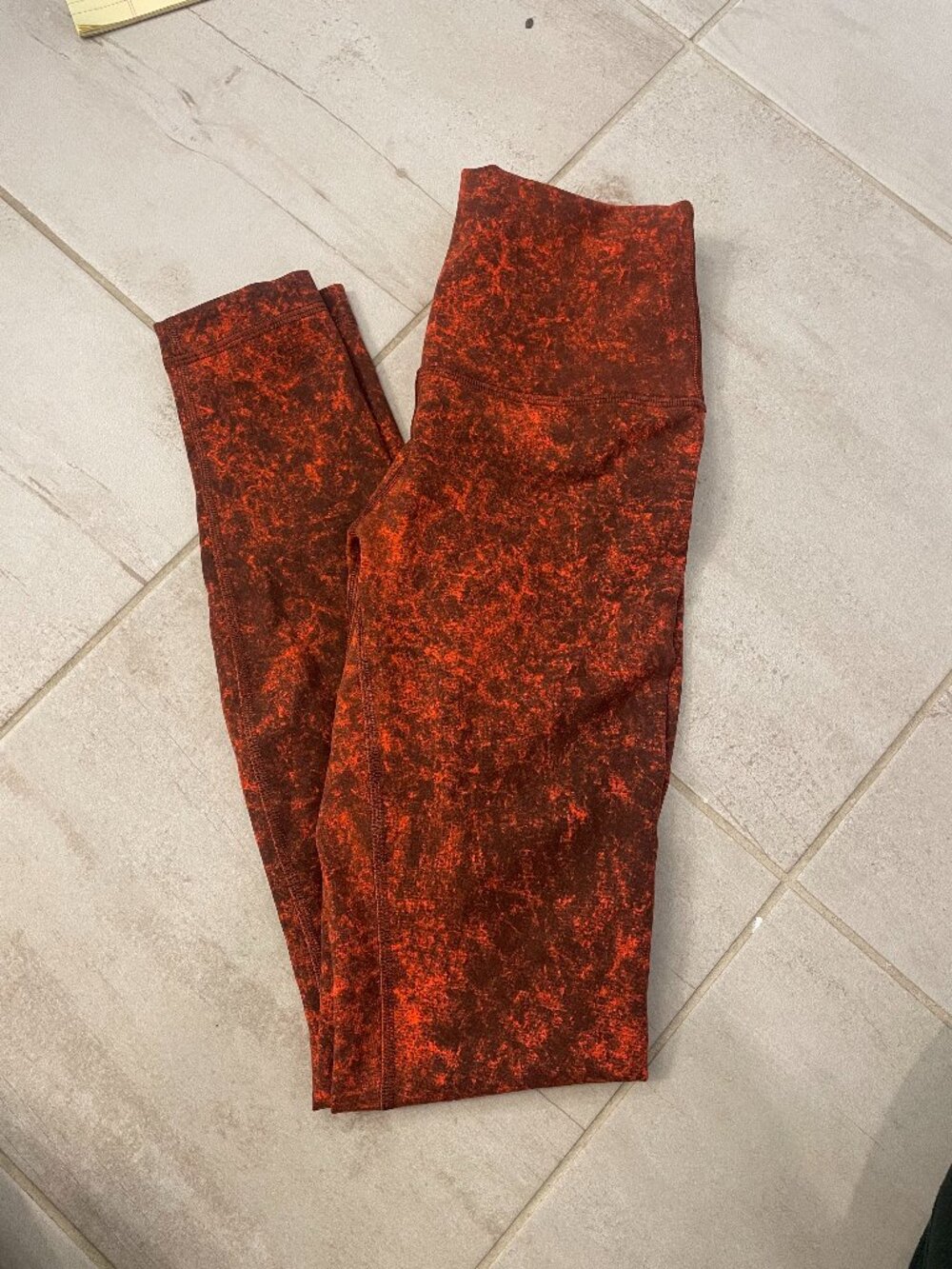 Lululemon WunderTrain 28" Leggings